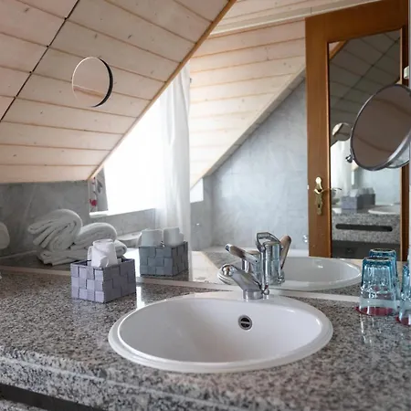 Schloessli Garni - Free Parking 4*