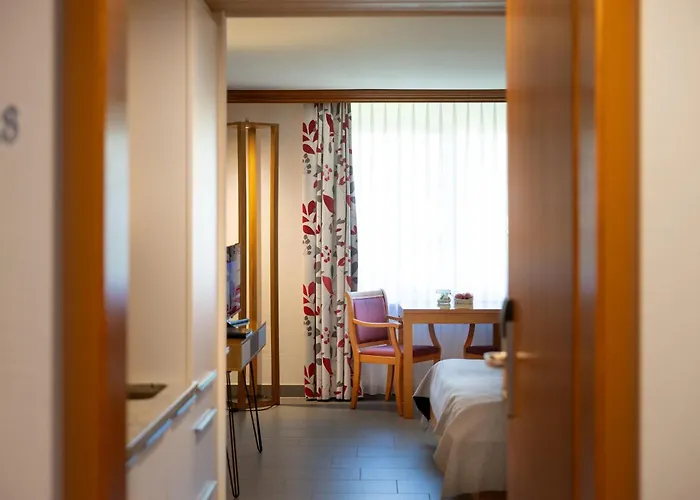 Schloessli Garni - Free Parking Hotel